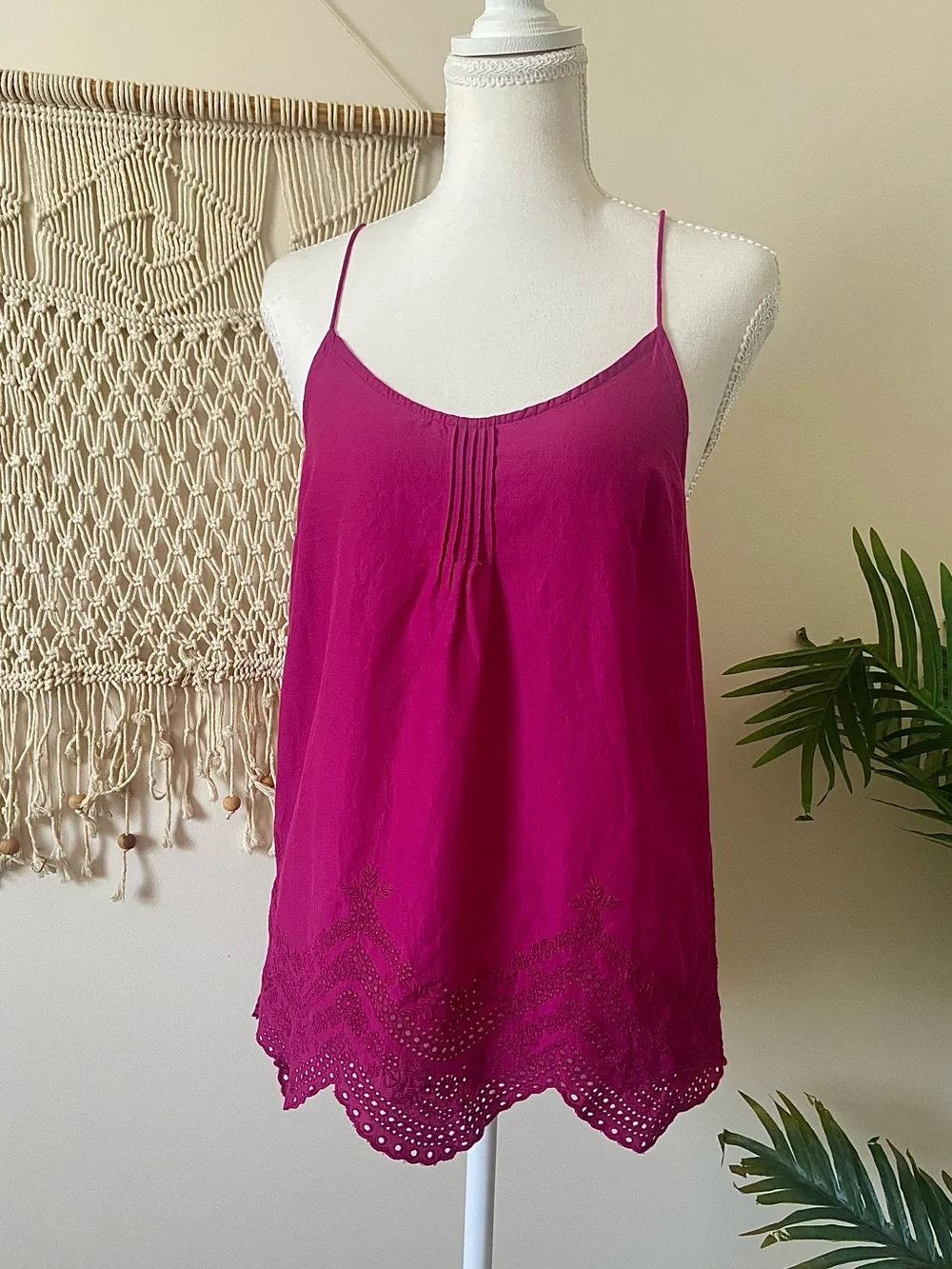 Aerie 2010s Magenta Scalloped Eyelet-Hem Spaghetti Tie Strap Cotton Boho Top